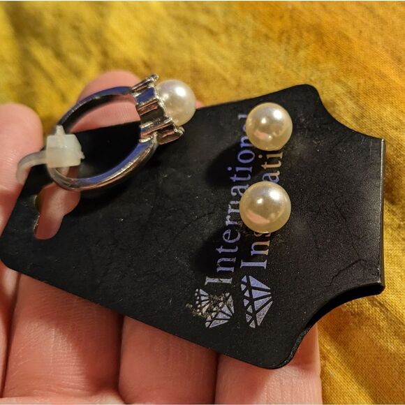 International Inspirations faux pearl ring and earring set - Picture 3 of 8